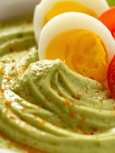 Pikáns chilis paleo avokádókrém